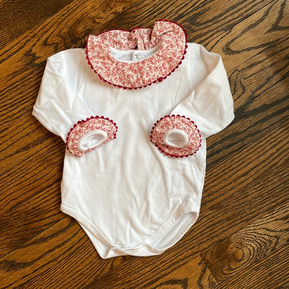 Pepa & Co London Size 9M white bodysuit with red floral ruffle collar